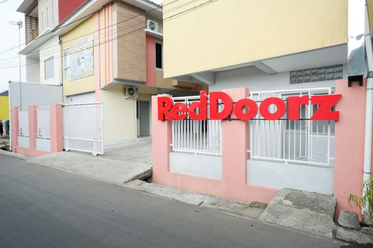 红多兹伊斯兰酒店-近普禾加多马格诺rsud 外观 照片